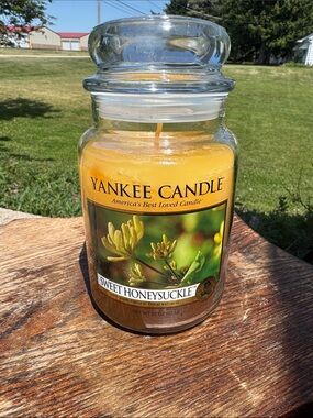 Sweet Honeysuckle Scented Candle